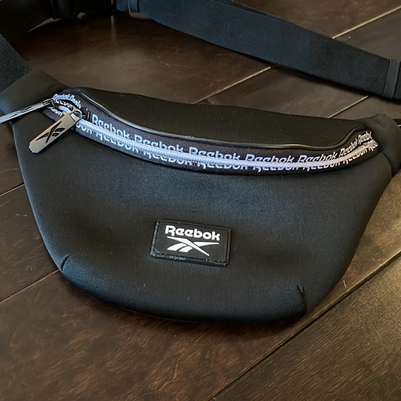 Reebok belt bag - Picture 3 of 15